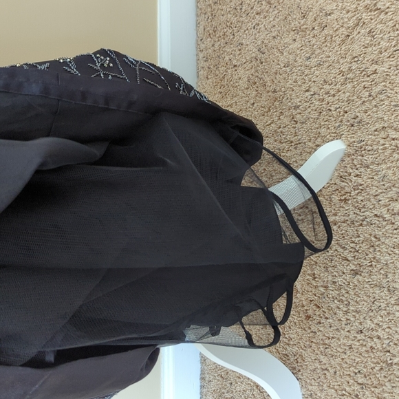 Ladies Strapless Ombre beaded gown size 6 - Picture 8 of 12